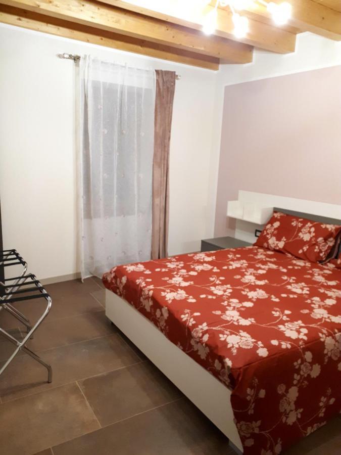Dimora Rosso San Zeno - Wifi Veloce E Adatto Per Famiglie 维罗纳 外观 照片